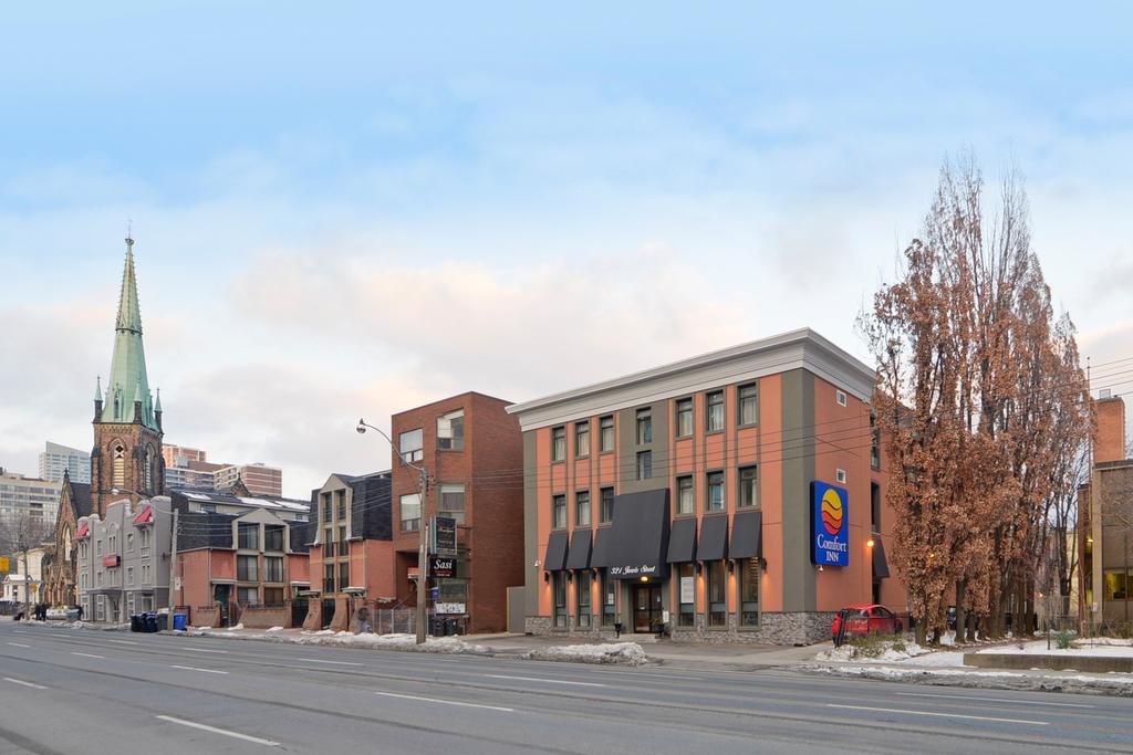 Comfort Inn Toronto City Centre Exterior photo