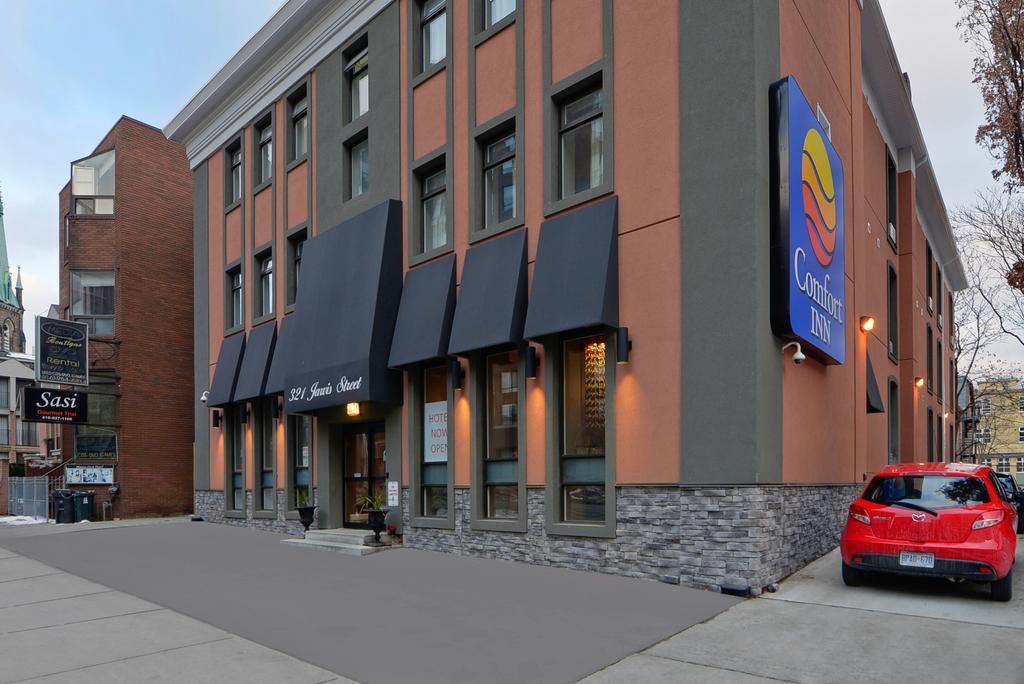 Comfort Inn Toronto City Centre Exterior photo